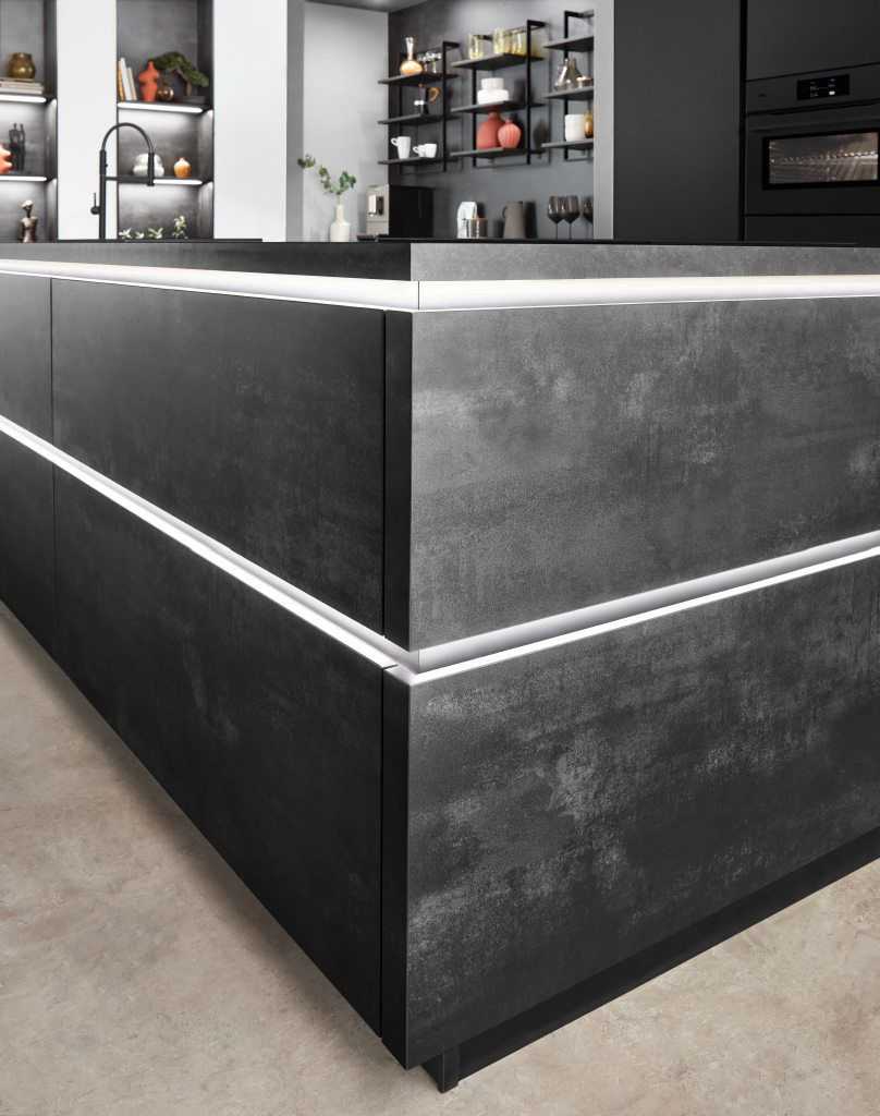 Laser bútorfront – modern, letisztult felület lézeres élzárással, Black Concrete reproduction