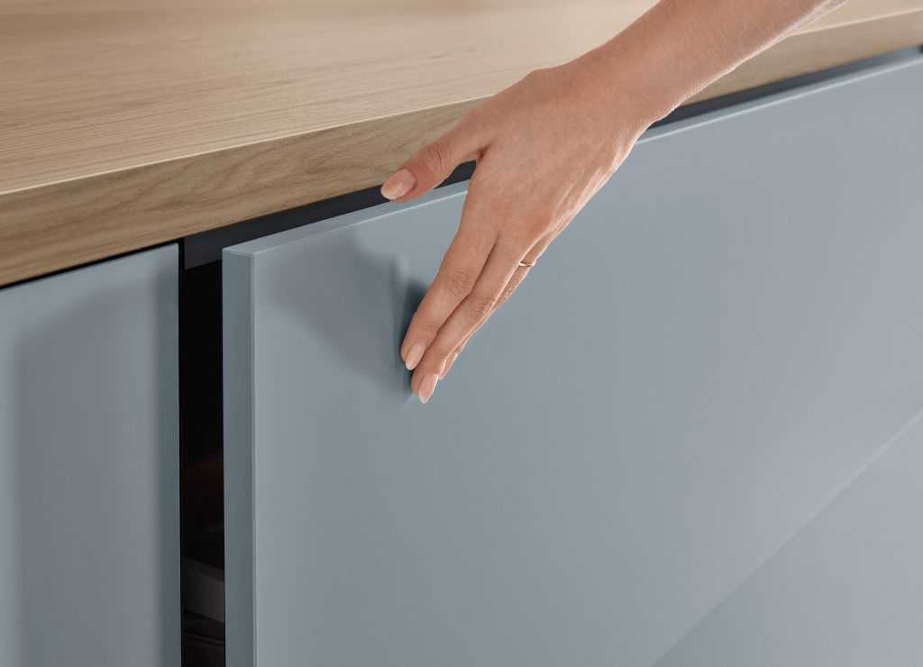 Senso bútorfront – prémium matt felület, bársonyos hatás, Lacquer premium honed sky