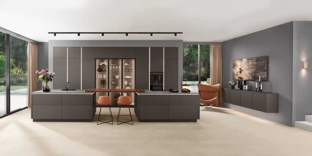 Softline bútorfront – lekerekített részletek, lágyabb karakter, Lacquer perfect honed coffee